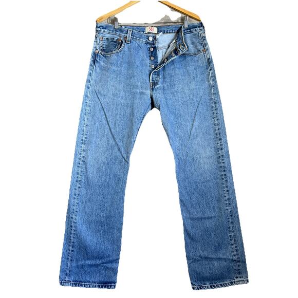 Levis 501 Jeans Mens 36x32 Blue Denim Pants Button Fly Cotton Faded Light Wear - Picture 1 of 13